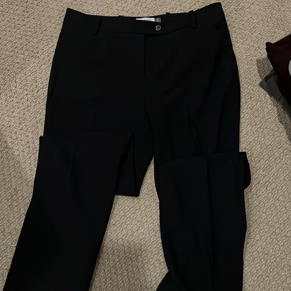 Calvin Klein navy pantsuit. Women’s size 8. - Picture 4 of 5